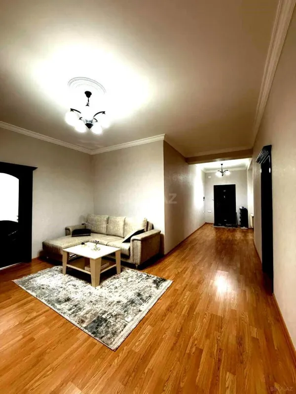 Satılır 3 otaqlı mənzil 134 m²