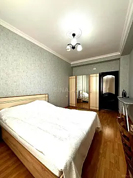 Satılır 3 otaqlı mənzil 134 m²