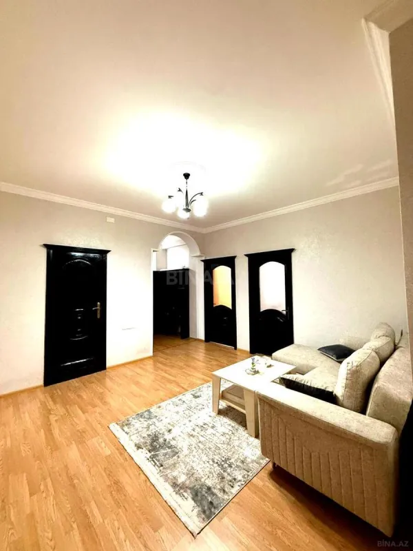 Satılır 3 otaqlı mənzil 134 m²