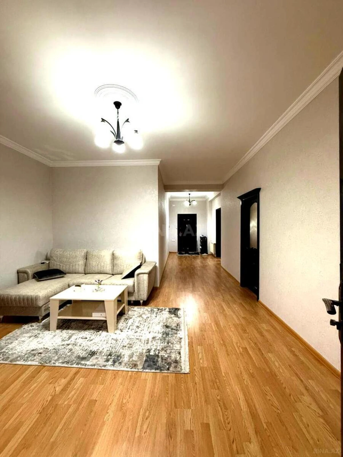 Satılır 3 otaqlı mənzil 134 m²