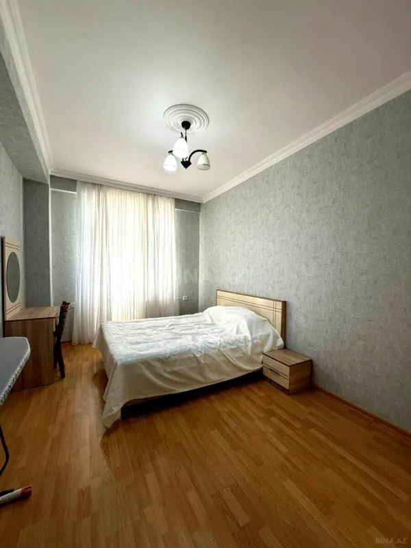Satılır 3 otaqlı mənzil 134 m²