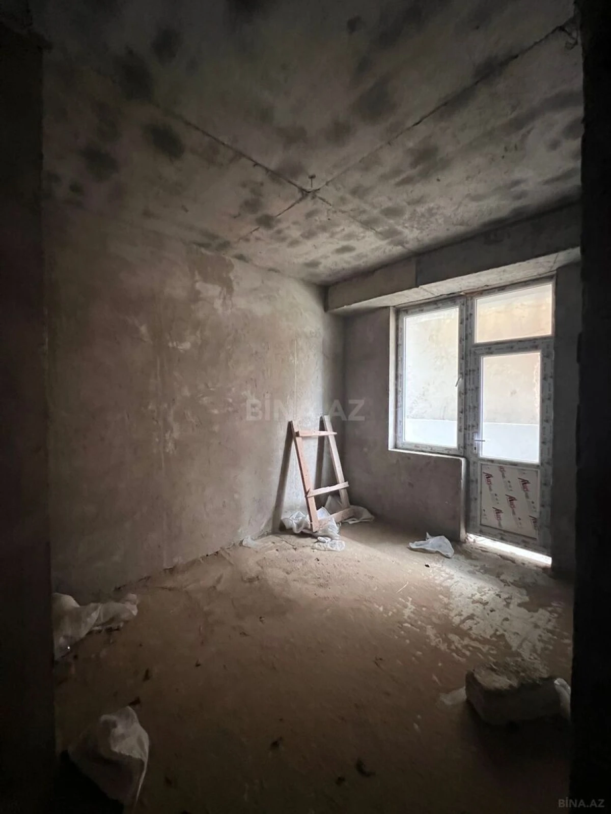 Satılır 2 otaqlı mənzil 75 m²