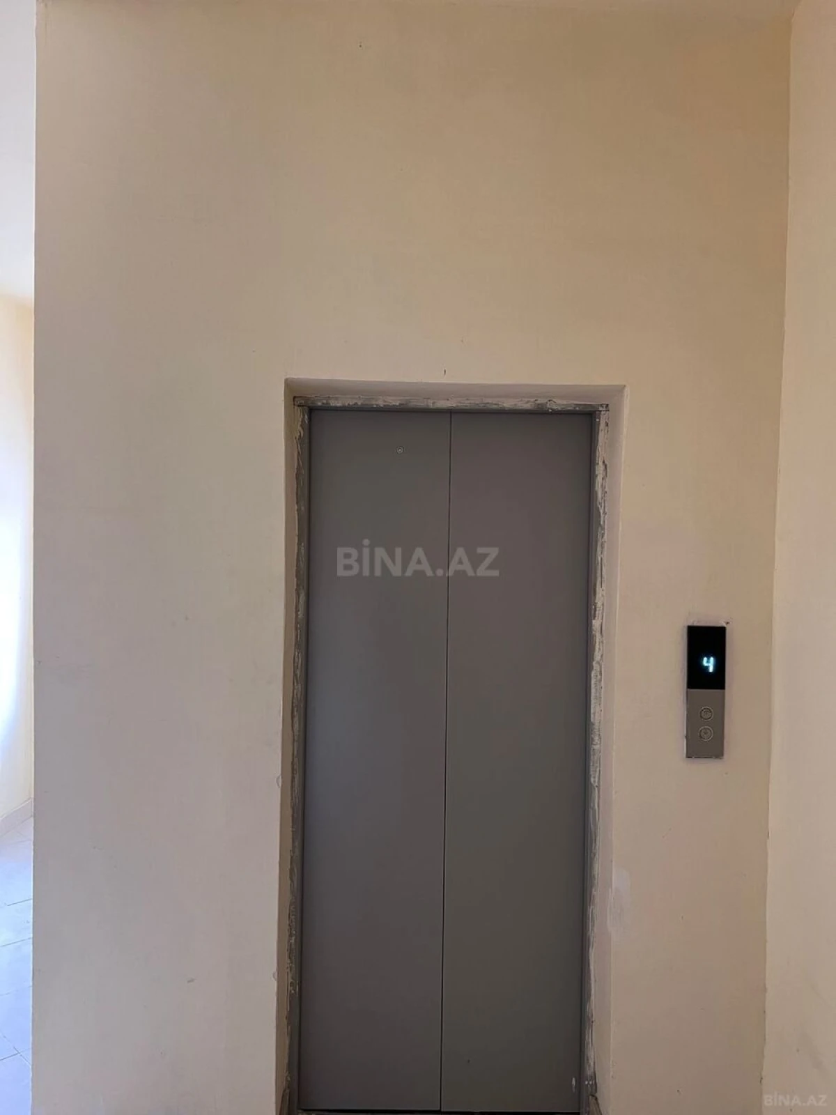 Satılır 2 otaqlı mənzil 75 m²