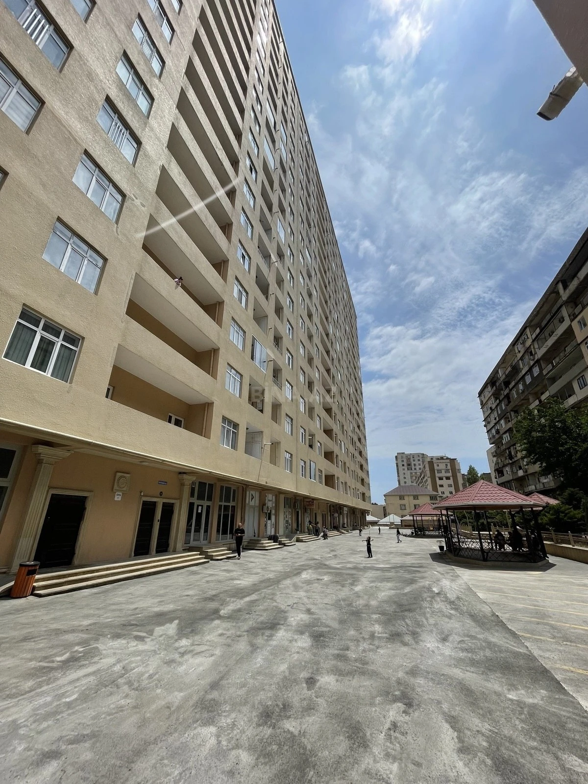 Kirayə verilir 2 otaqlı mənzil 60 m²