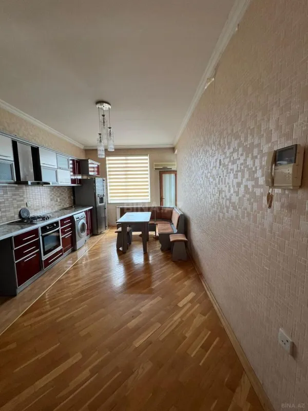 Kirayə verilir 3 otaqlı mənzil 142 m²