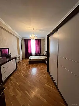 Kirayə verilir 3 otaqlı mənzil 142 m²