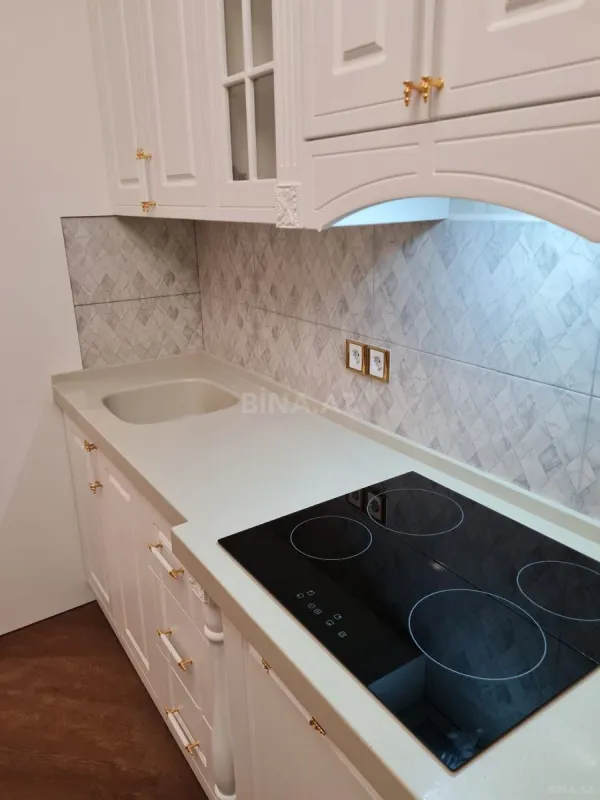 Kirayə verilir 4 otaqlı mənzil 220 m²