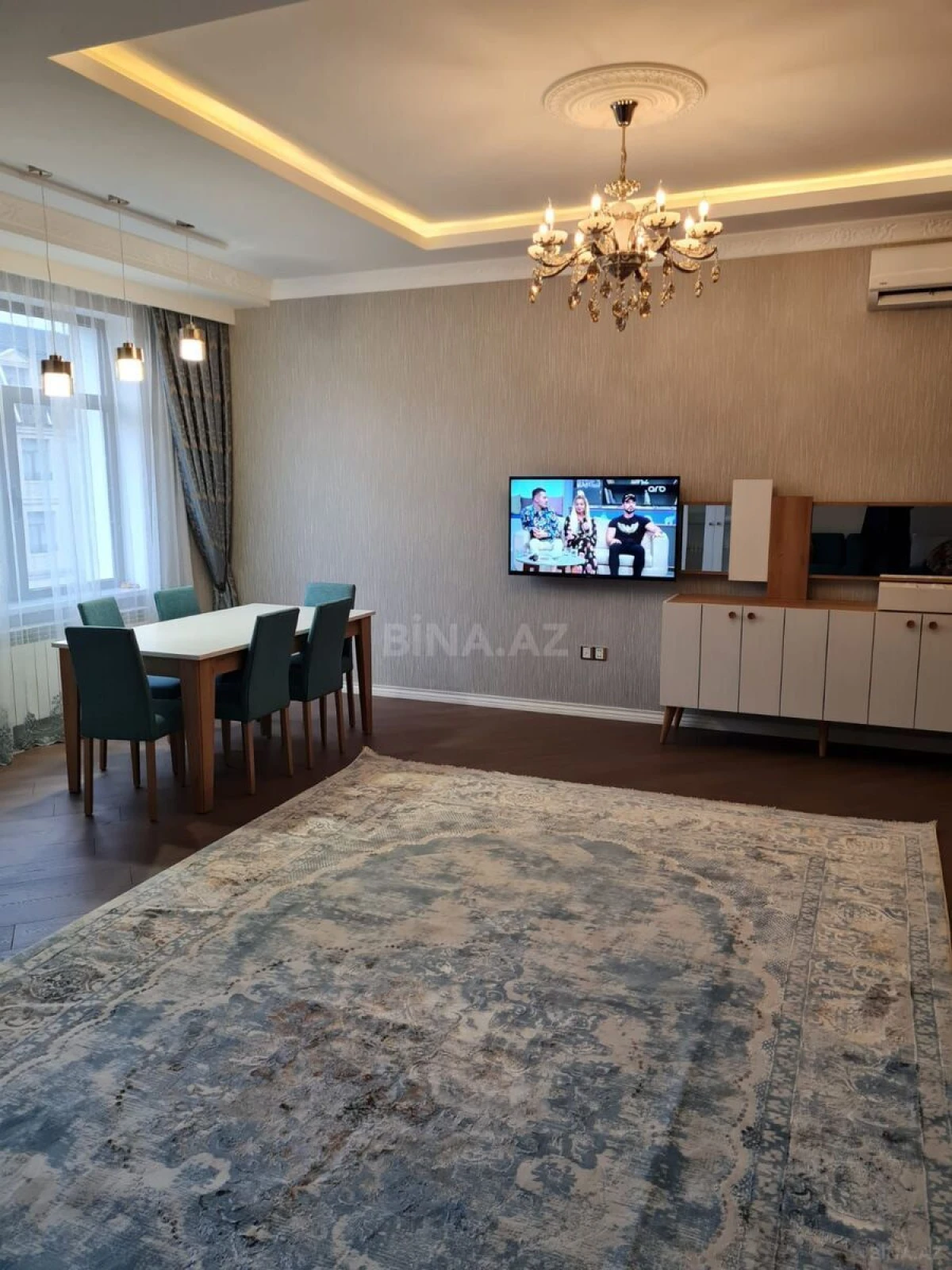 Kirayə verilir 4 otaqlı mənzil 220 m²