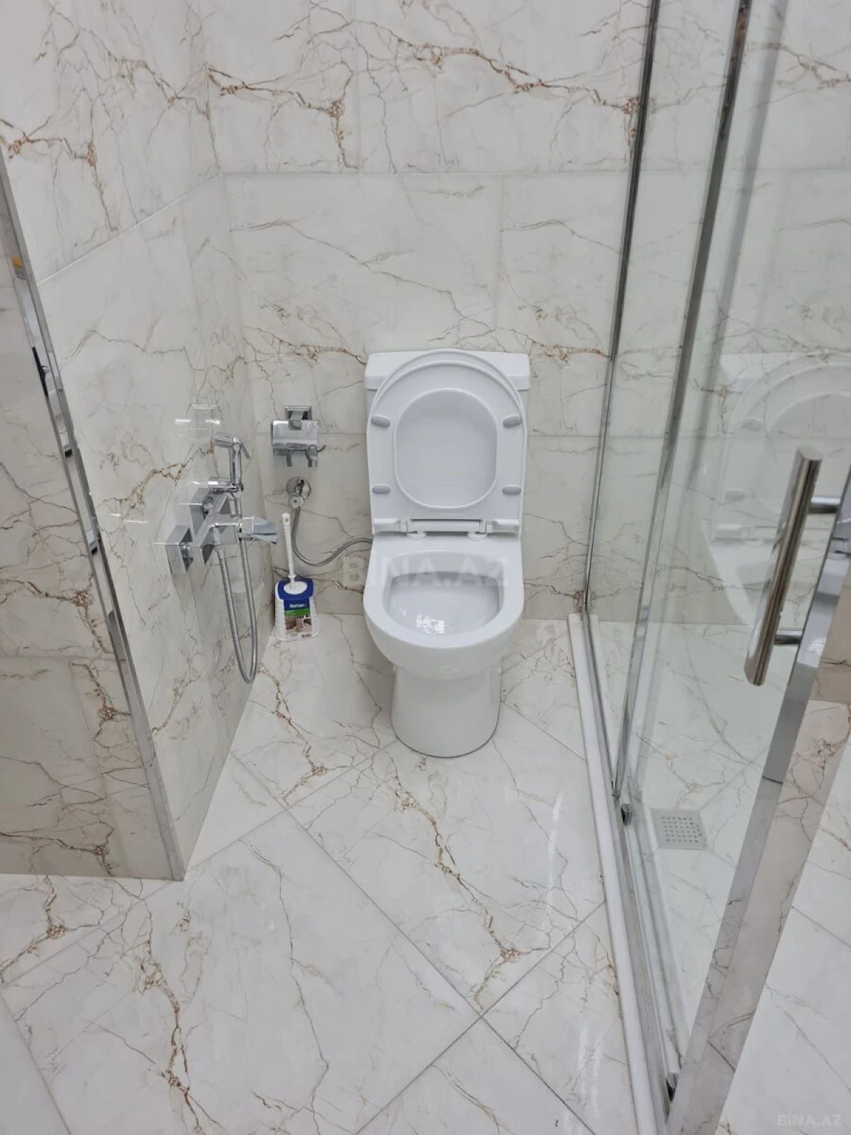 Kirayə verilir 4 otaqlı mənzil 220 m²