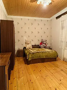 Satılır 5 otaqlı həyət evi 250 m²