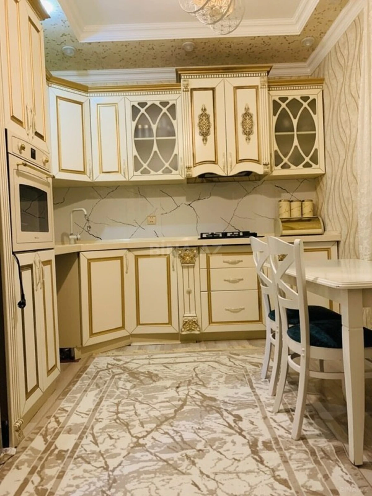 Satılır 5 otaqlı həyət evi 250 m²