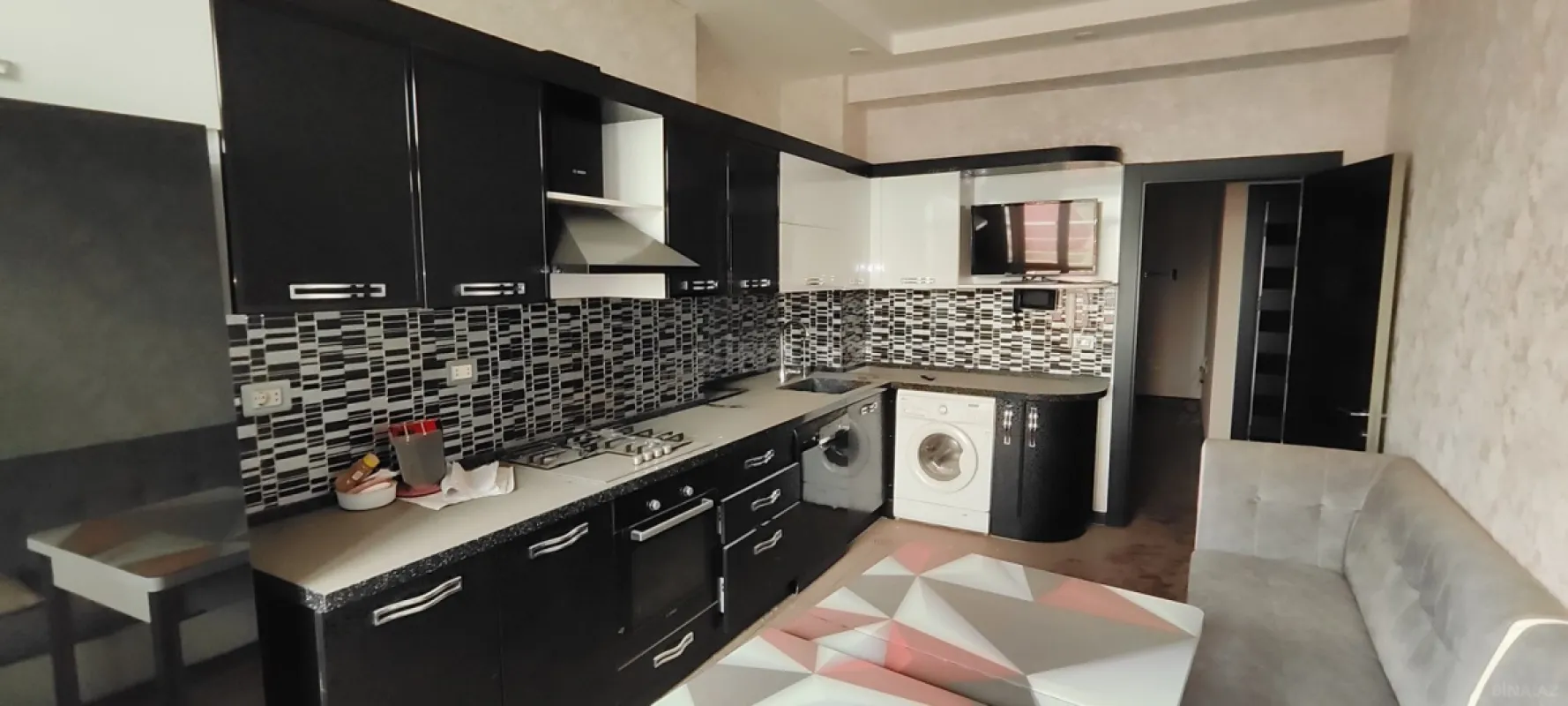 Satılır 3 otaqlı mənzil 153 m²