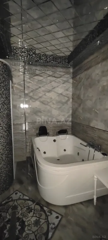 Satılır 3 otaqlı mənzil 153 m²