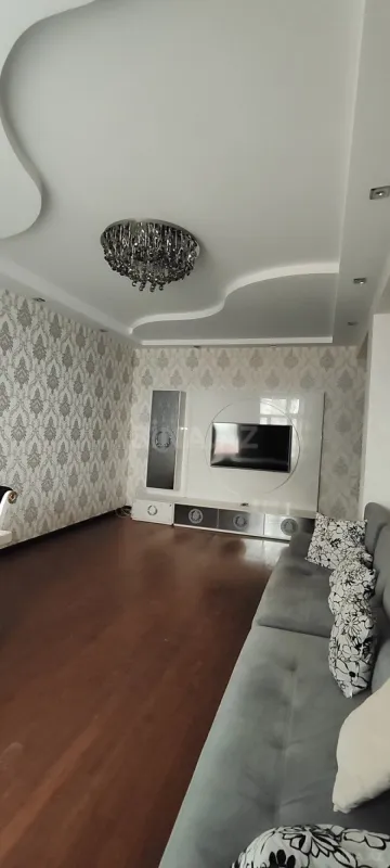 Satılır 3 otaqlı mənzil 153 m²
