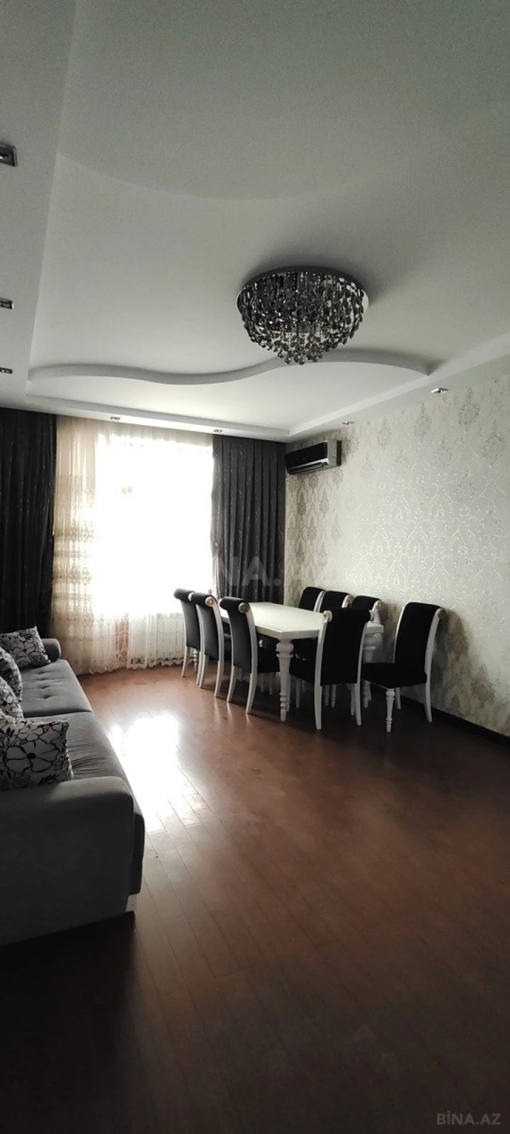 Satılır 3 otaqlı mənzil 153 m²
