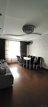 Satılır 3 otaqlı mənzil 153 m²