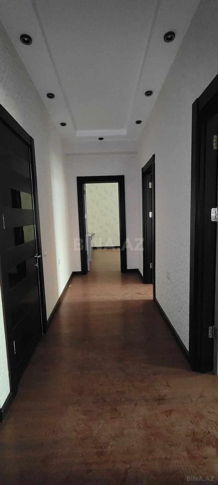 Satılır 3 otaqlı mənzil 153 m²
