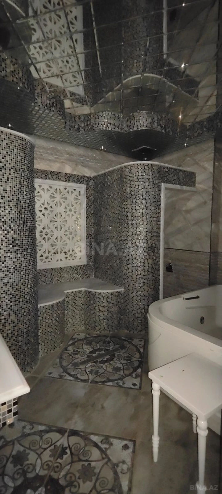 Satılır 3 otaqlı mənzil 153 m²