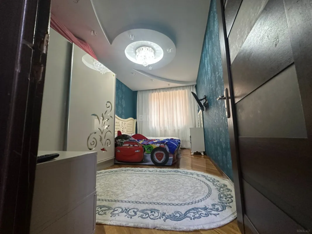 Satılır 3 otaqlı mənzil 127 m²