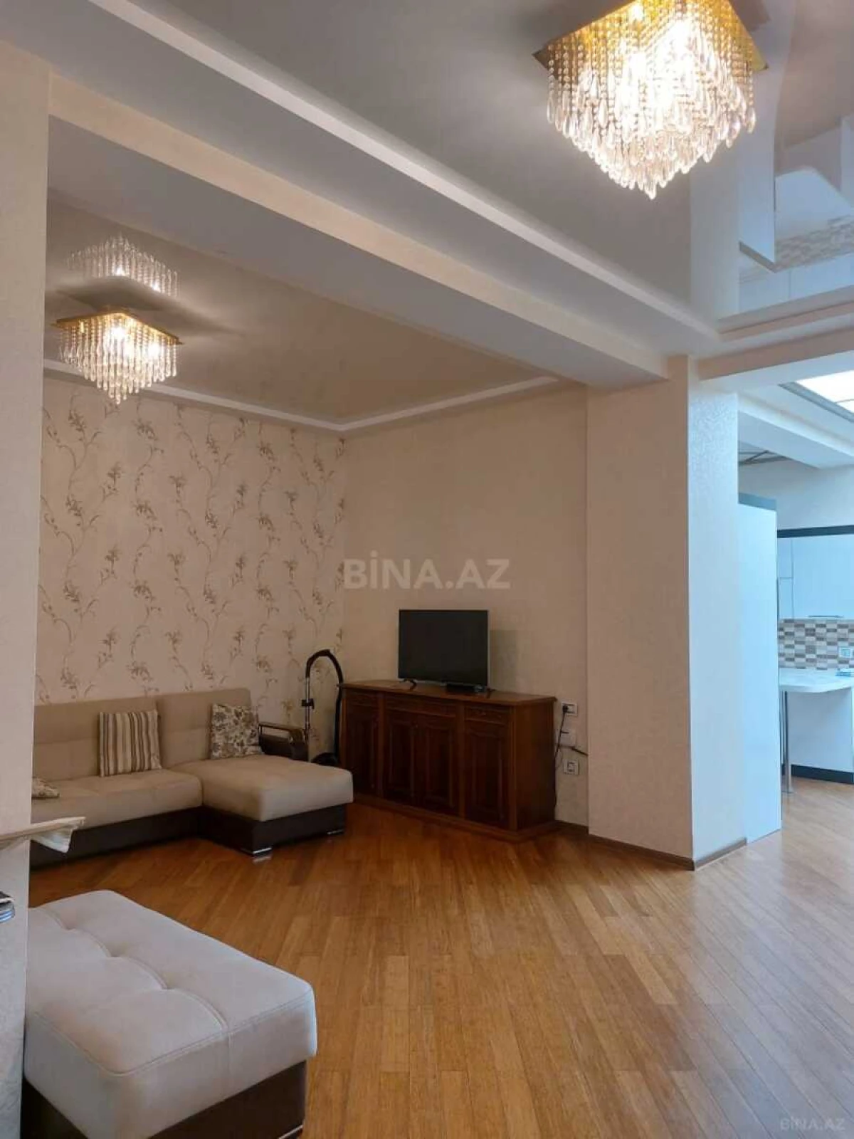 Satılır 2 otaqlı mənzil 82 m²