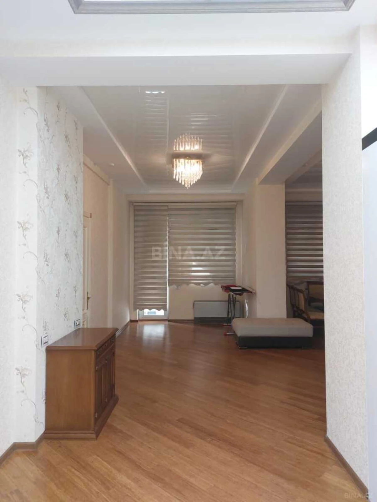 Satılır 2 otaqlı mənzil 82 m²