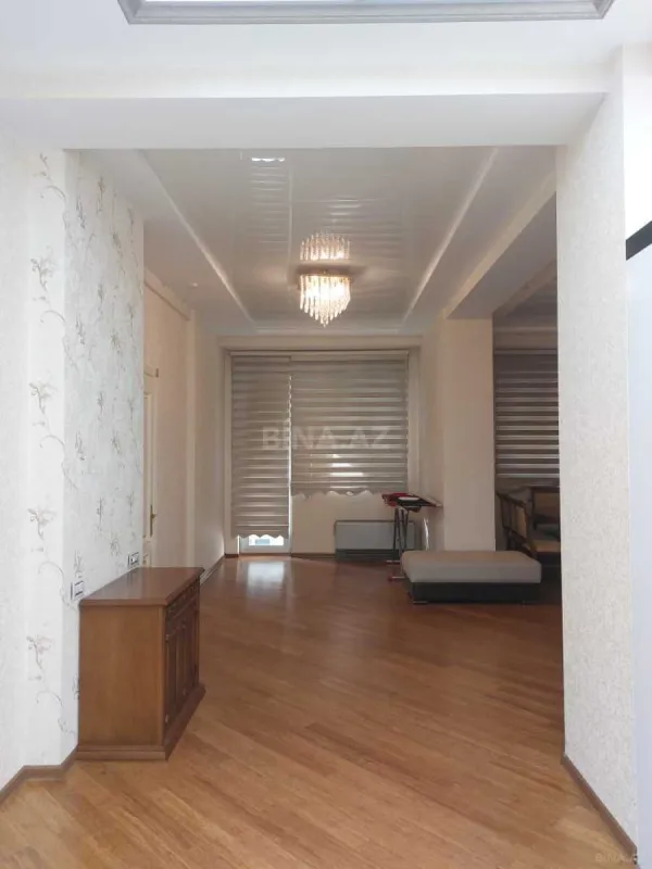 Satılır 2 otaqlı mənzil 82 m²
