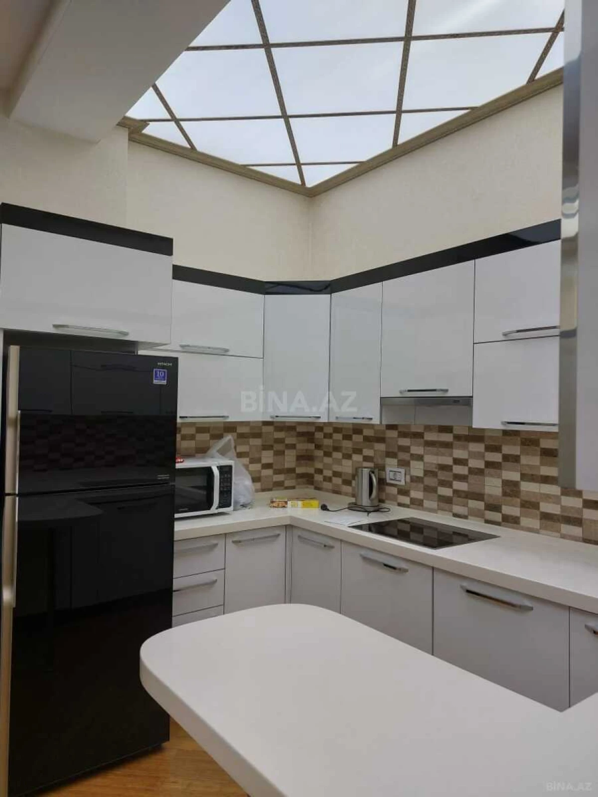 Satılır 2 otaqlı mənzil 82 m²