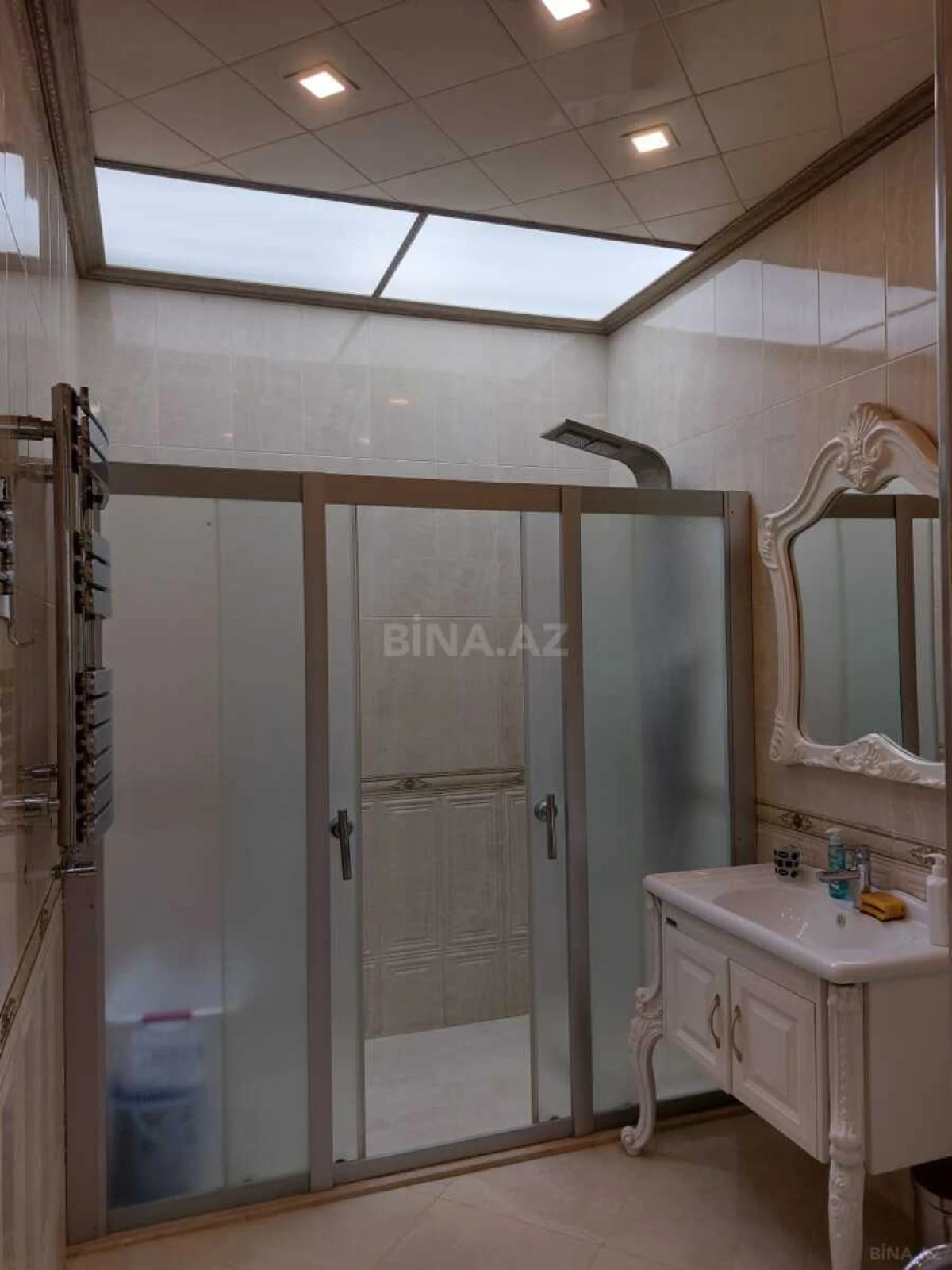 Satılır 2 otaqlı mənzil 82 m²