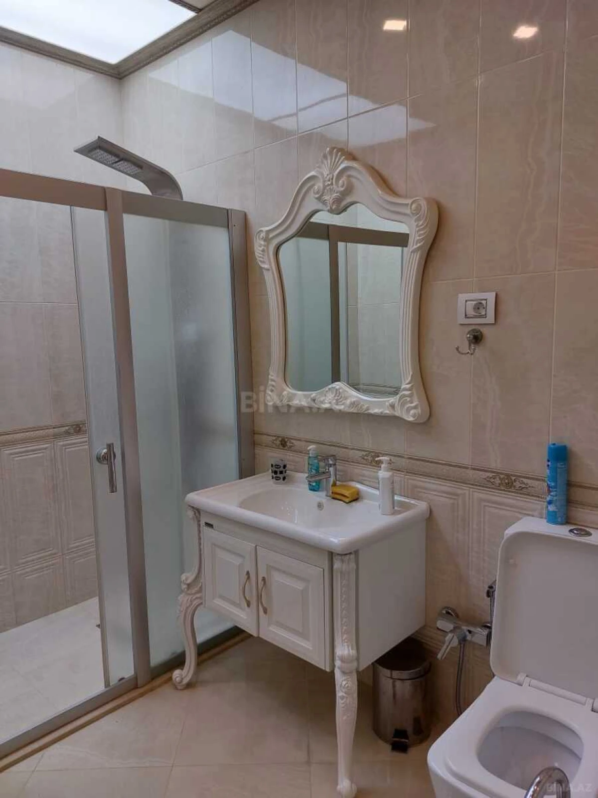 Satılır 2 otaqlı mənzil 82 m²