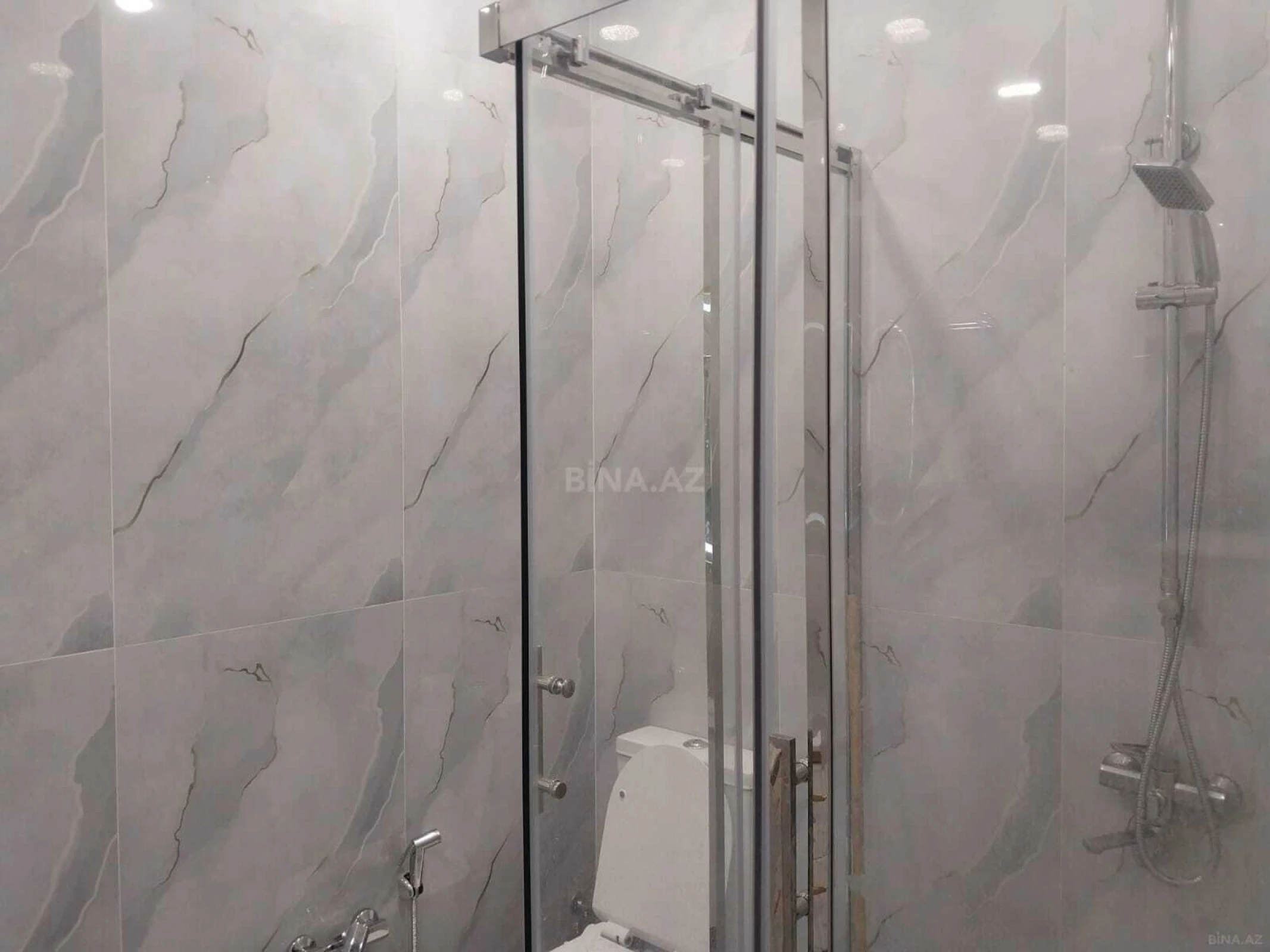 Kirayə verilir 3 otaqlı mənzil 104 m²