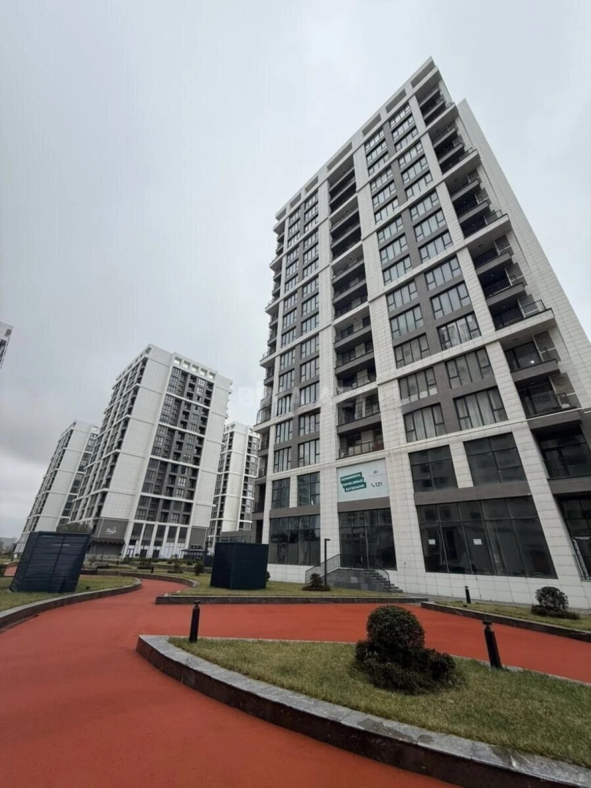 Satılır 2 otaqlı mənzil 79.1 m²
