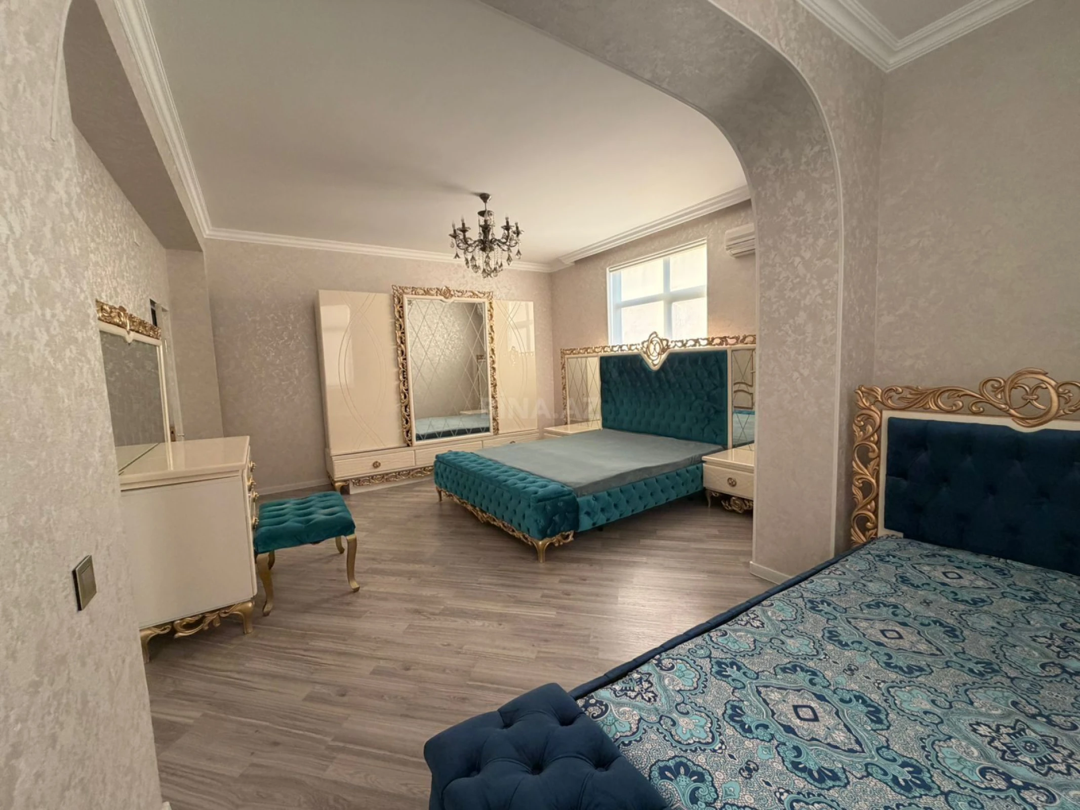 Kirayə verilir 3 otaqlı mənzil 142 m²