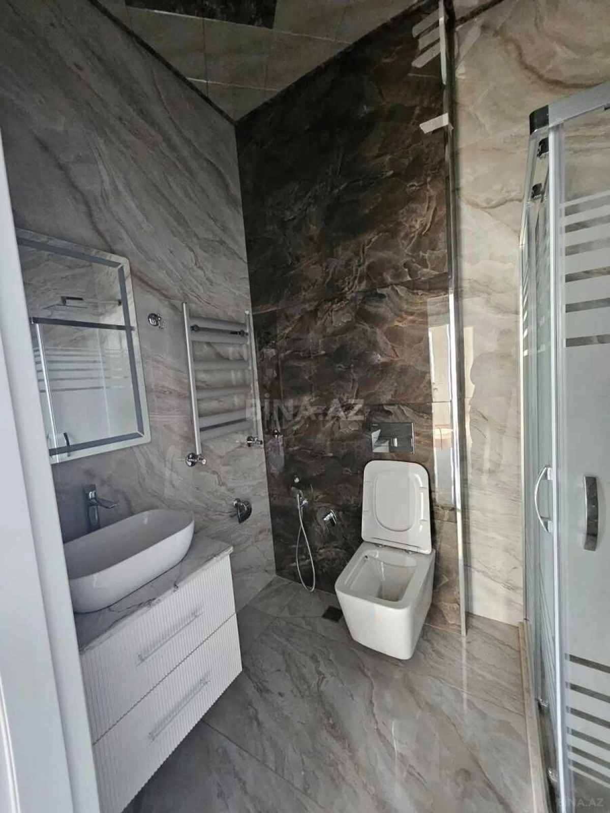 Satılır 2 otaqlı mənzil 90 m²