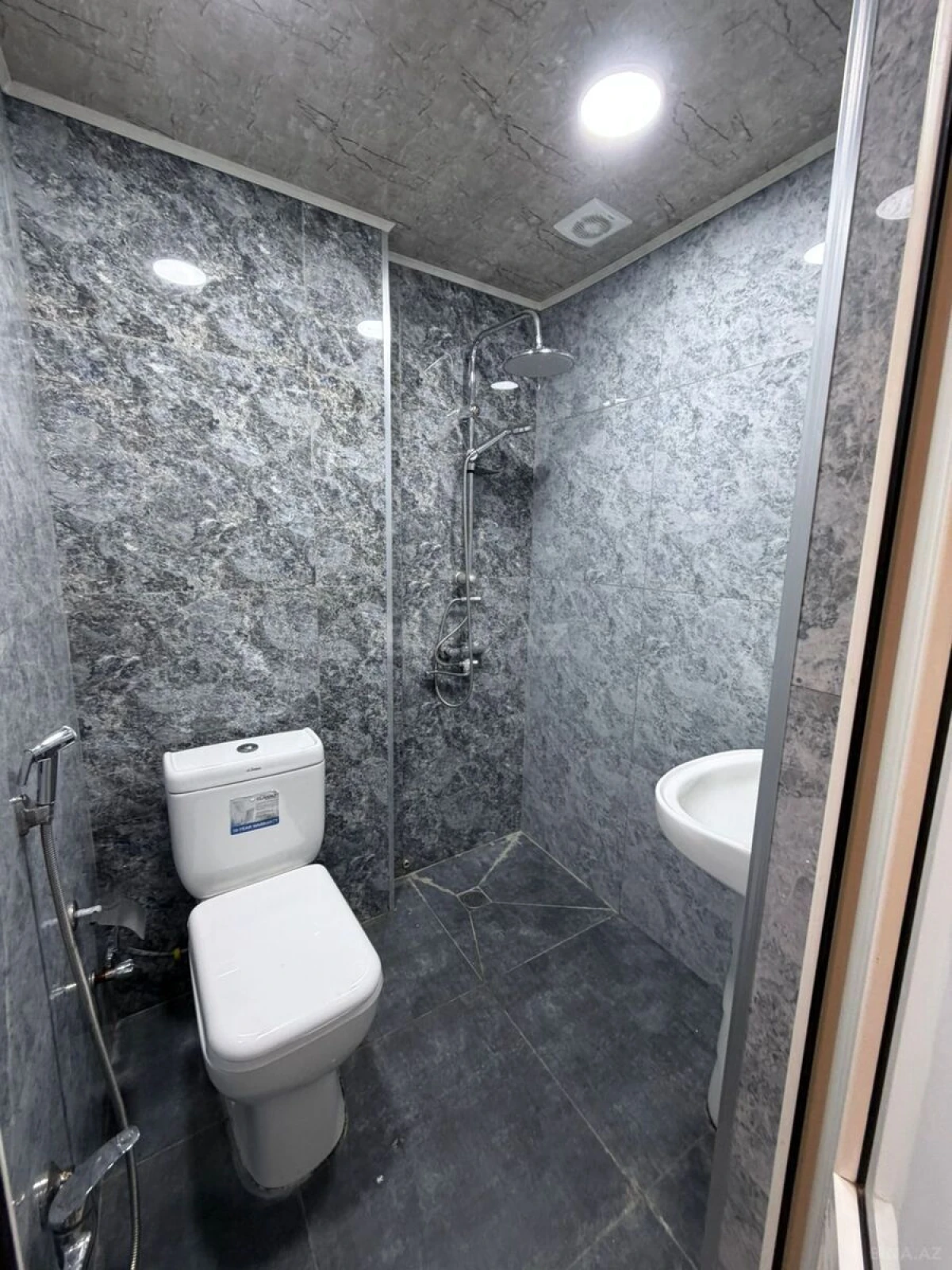 Satılır 2 otaqlı mənzil 56 m²