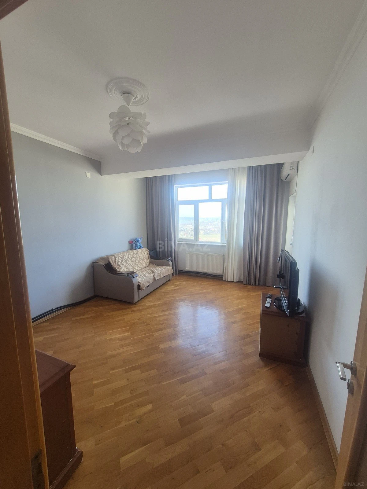 Satılır 3 otaqlı mənzil 95 m²