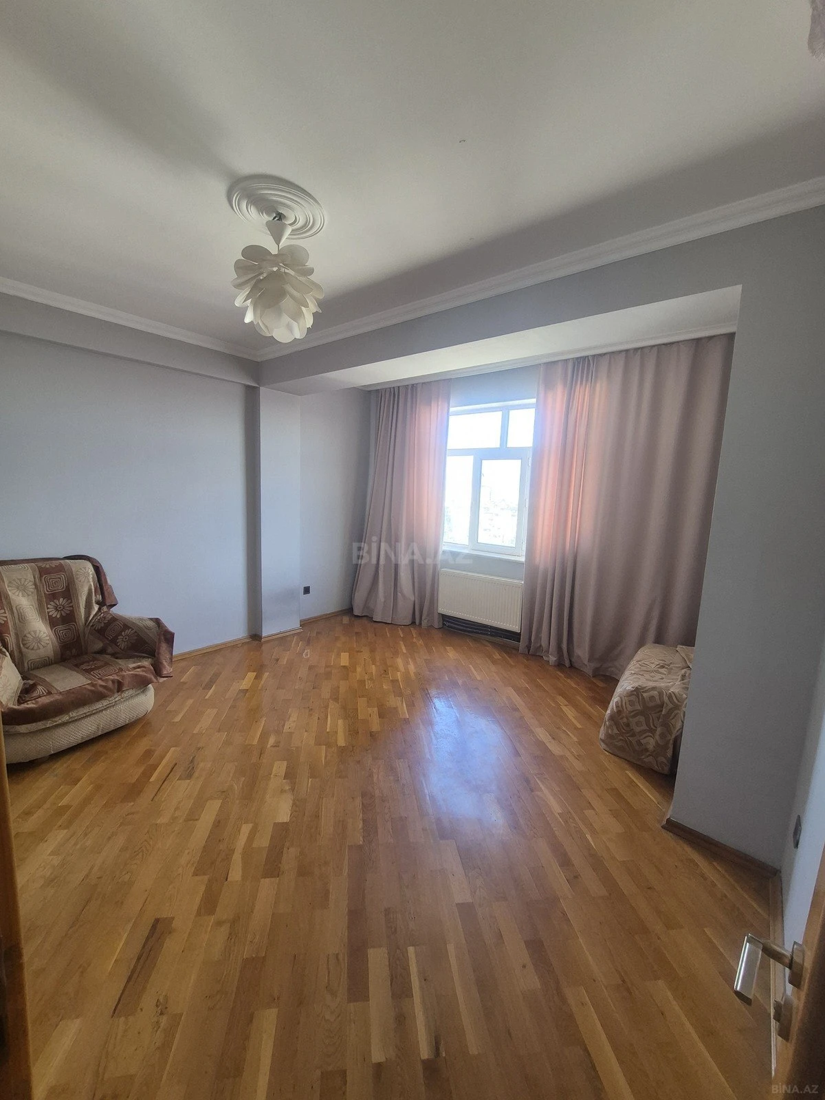 Satılır 3 otaqlı mənzil 95 m²