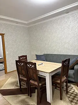 Kirayə verilir 2 otaqlı mənzil 45 m²