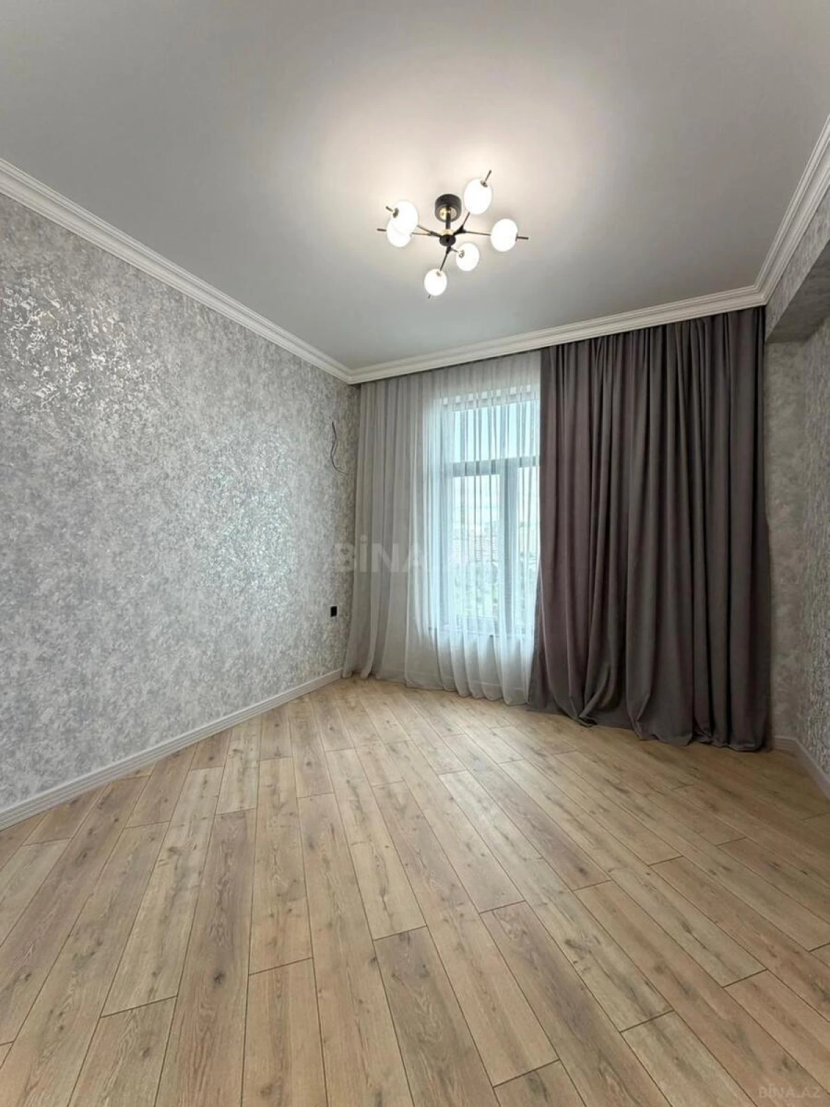 Satılır 2 otaqlı mənzil 73 m²
