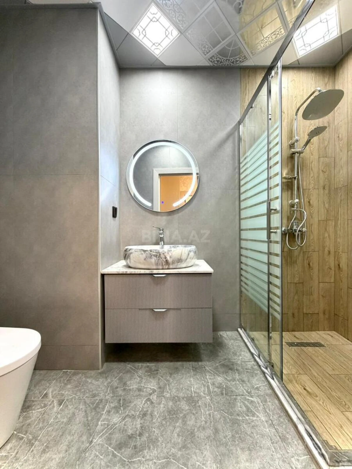 Satılır 2 otaqlı mənzil 73 m²