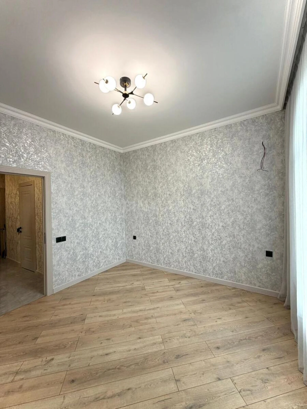 Satılır 2 otaqlı mənzil 73 m²