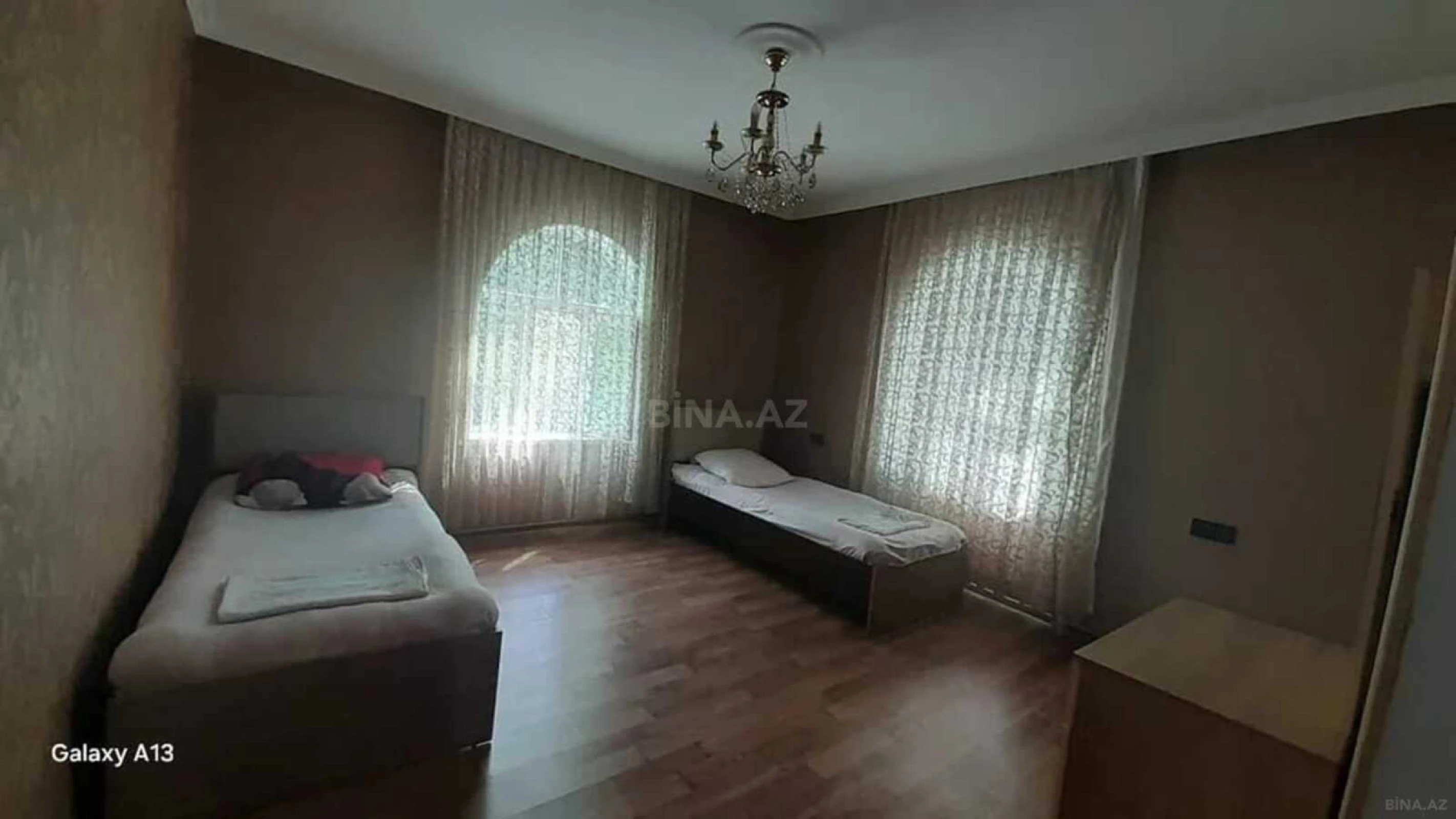 Satılır 7 otaqlı həyət evi 200 m²