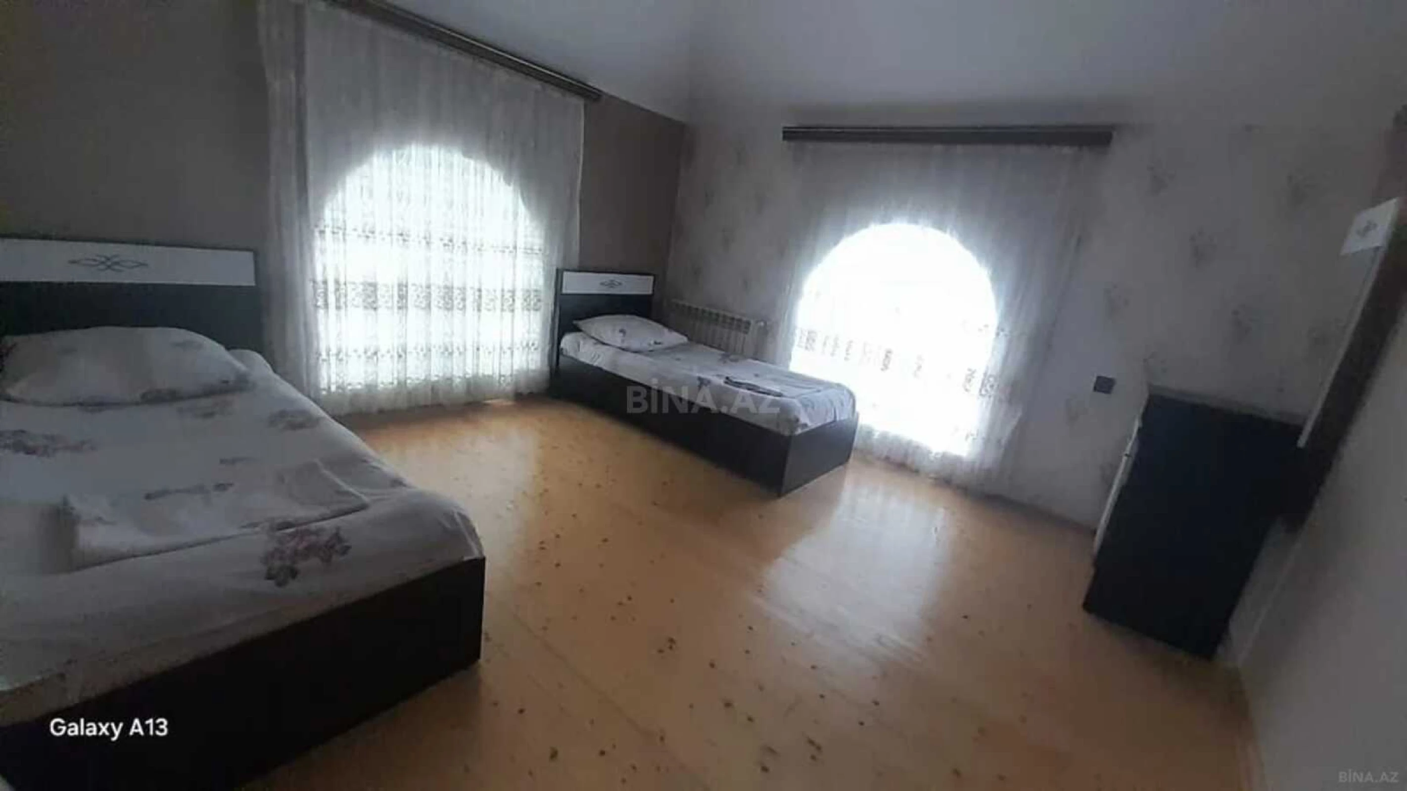 Satılır 7 otaqlı həyət evi 200 m²