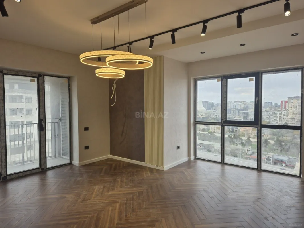 Satılır 3 otaqlı mənzil 113 m²