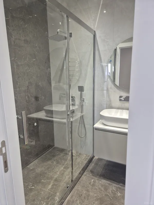 Satılır 3 otaqlı mənzil 113 m²