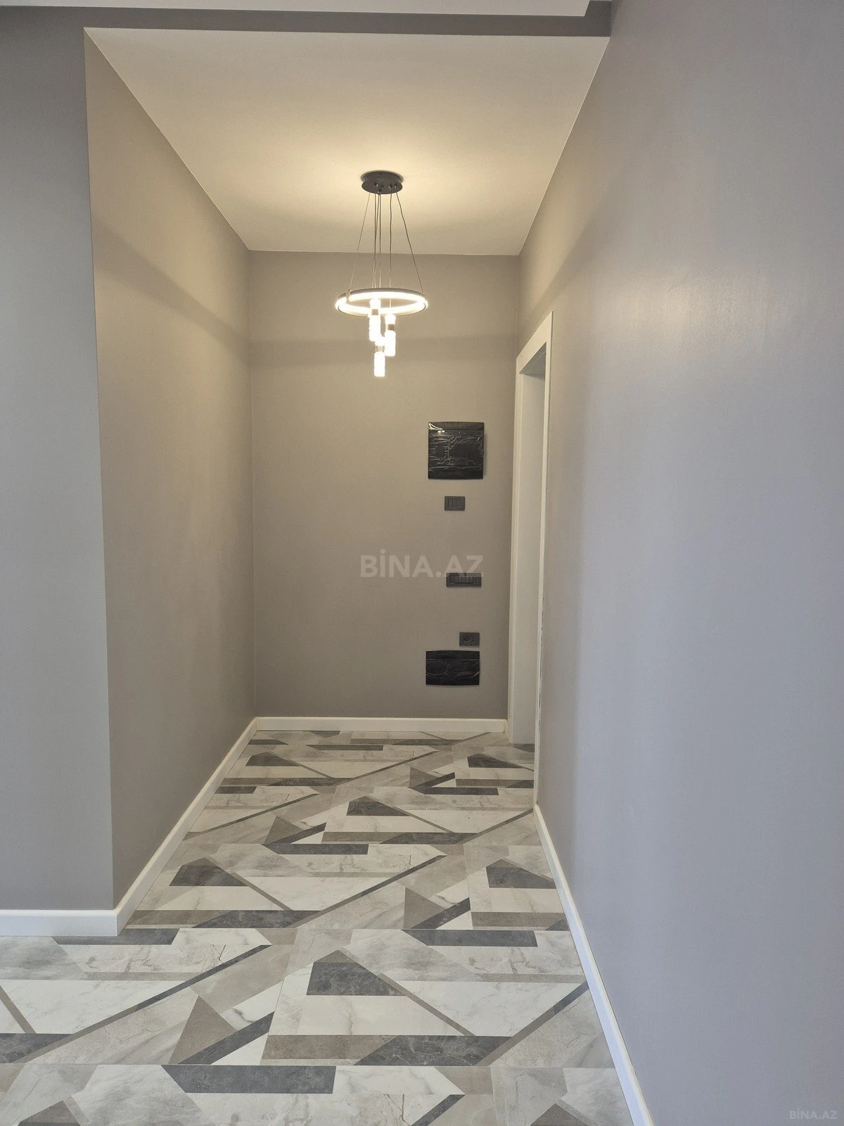 Satılır 3 otaqlı mənzil 113 m²