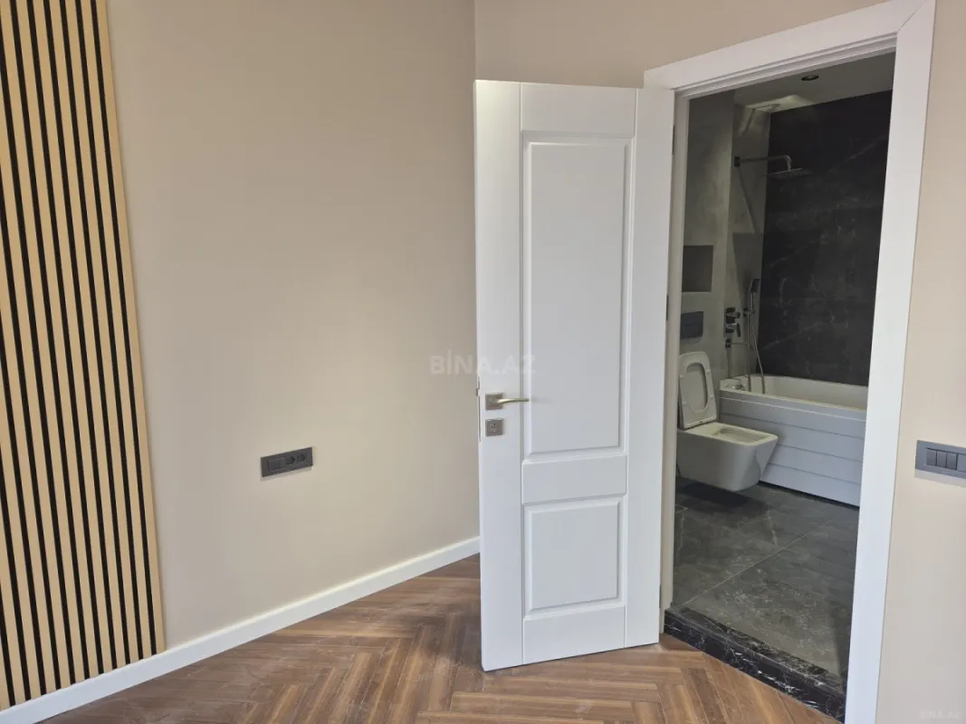 Satılır 3 otaqlı mənzil 113 m²