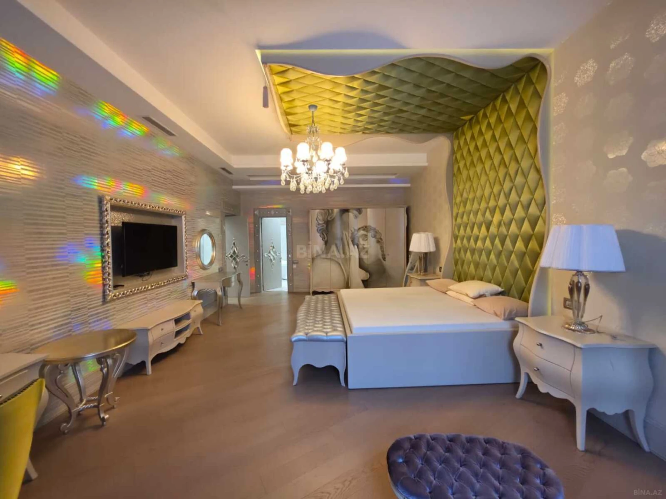 Satılır 4 otaqlı mənzil 240 m²