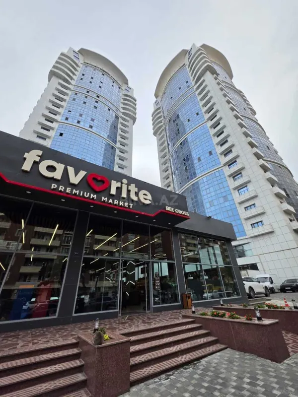 Satılır 4 otaqlı mənzil 240 m²