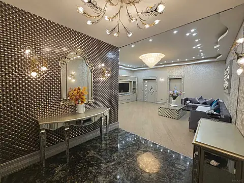 Satılır 4 otaqlı mənzil 240 m²