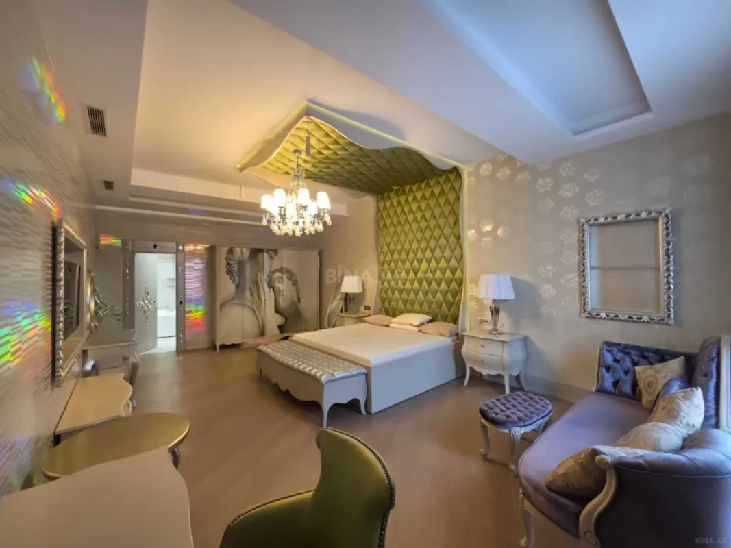 Satılır 4 otaqlı mənzil 240 m²